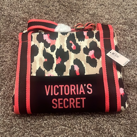 NEW Victoria’s Secret Zippered TOTE Bag Chetah Animal Print Pink Black - Picture 3 of 3